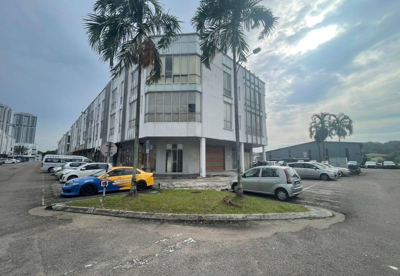 Oasis 2 @ Tropicana Danga Cove