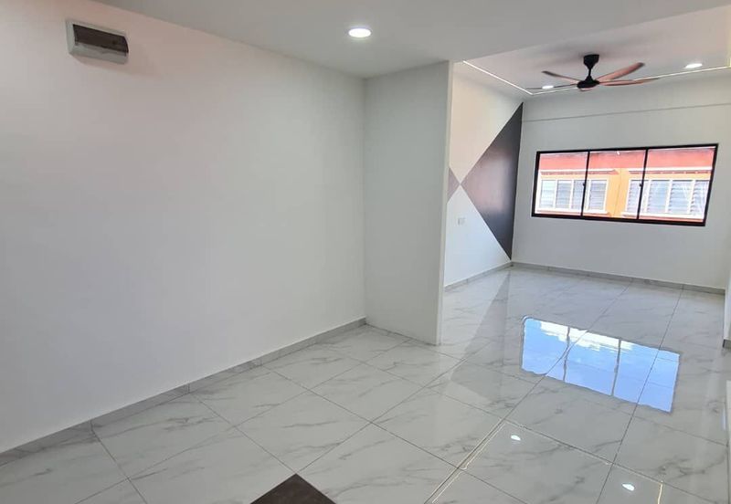 Taman Pulai Utama Flat