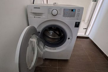 Baypoint @ Country Garden Danga Bay