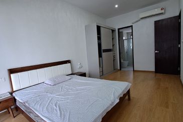 Baypoint @ Country Garden Danga Bay