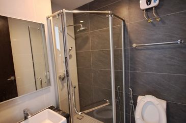 Baypoint @ Country Garden Danga Bay