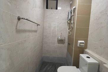 D'Summit Residences @ Kempas Utama