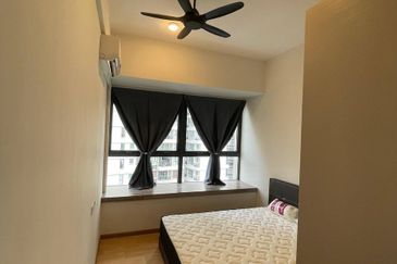 Baypoint @ Country Garden Danga Bay