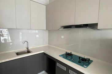 Baypoint @ Country Garden Danga Bay