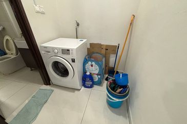 Baypoint @ Country Garden Danga Bay