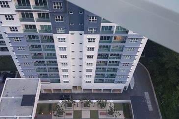 Seasons Luxury Apartments @ Amara Larkin