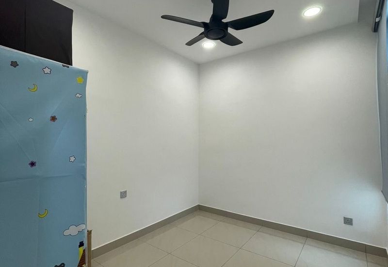 SKS Habitat Apartment, Larkin