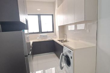 Baypoint @ Country Garden Danga Bay