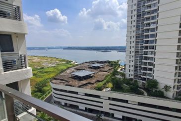 Baypoint @ Country Garden Danga Bay