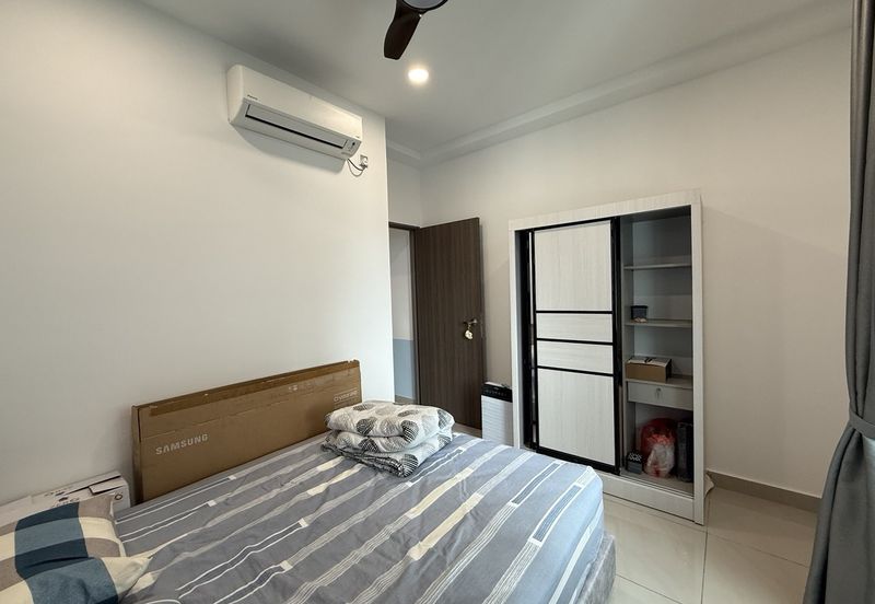 SKS Habitat Apartment, Larkin