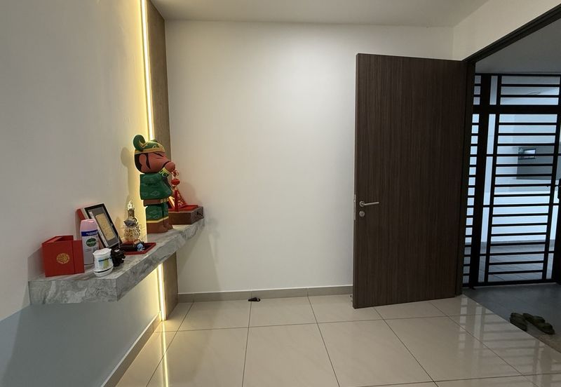 SKS Habitat Apartment, Larkin