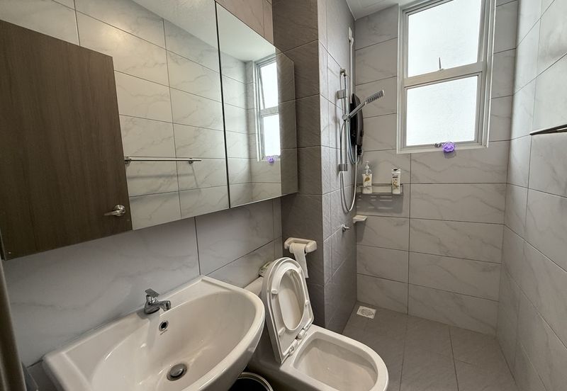 SKS Habitat Apartment, Larkin