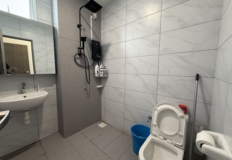 SKS Habitat Apartment, Larkin