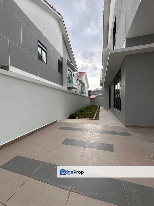 Jalan Mutiara Emas 2 @ Mount Austin, Johor, Johor Bahru