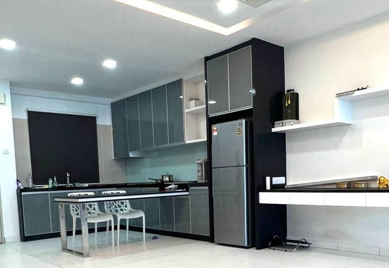 Akademik Suite @ Mount Austin