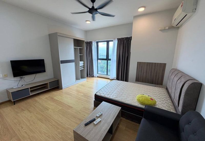 Baypoint @ Country Garden Danga Bay