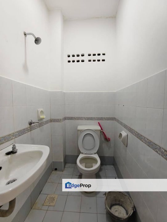 142, Jalan Lading 1, Taman Puteri Wangsa, 81800 Ulu Tiram, Johor Darul Ta'zim, Johor, Ulu Tiram