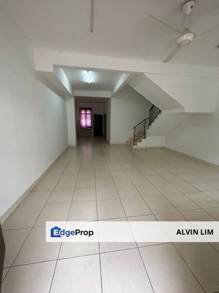 Scientex Jaya 2.5 Storey Senai/ 4bed 3bath/ Good Condition/ Cheapest, Johor, Senai