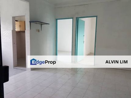 Bandar Selesa Jaya/ Low Cost Flat/ 2bed 1bath/ Good Condition/ Cheapest, Johor, Skudai