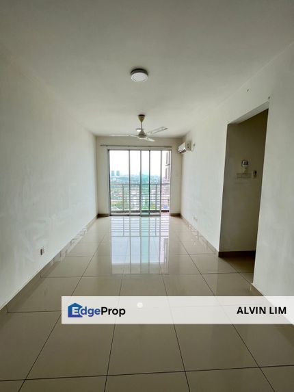 Larkin Heights/ Ciq/ 3bed 2bath/ Good Condition/ Cheapest, Johor, Johor Bahru