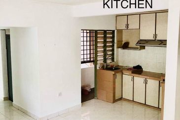 Taman Daya Flat/ 3bed 2bath/ Good Condition/ Cheapest/ Hot Area