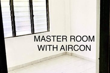 Taman Daya Flat/ 3bed 2bath/ Good Condition/ Cheapest/ Hot Area