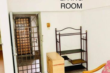 Taman Daya Flat/ 3bed 2bath/ Good Condition/ Cheapest/ Hot Area