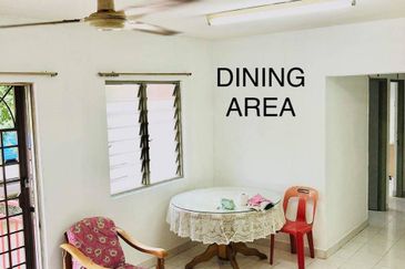 Taman Daya Flat/ 3bed 2bath/ Good Condition/ Cheapest/ Hot Area