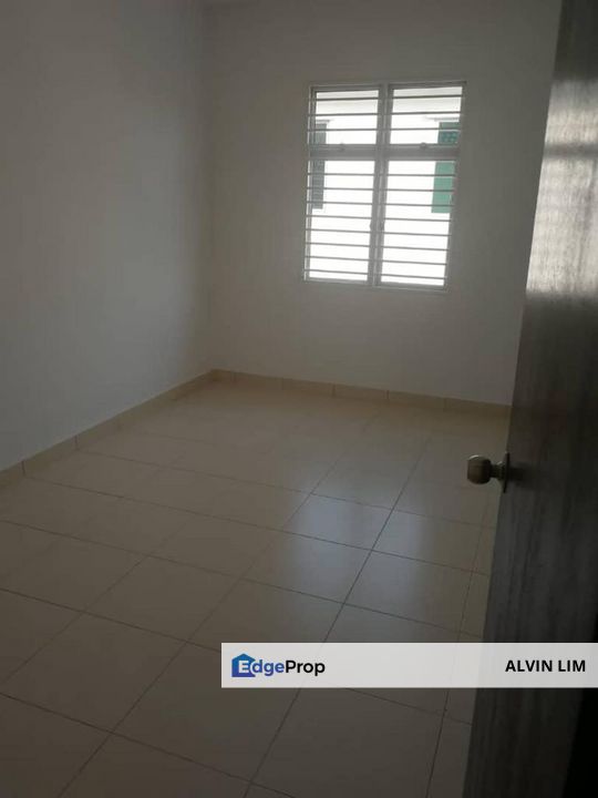 Scientex Jaya/ Corner/ Senai/ 4bed 3bath/ Good Condition/ Cheapest, Johor, Senai
