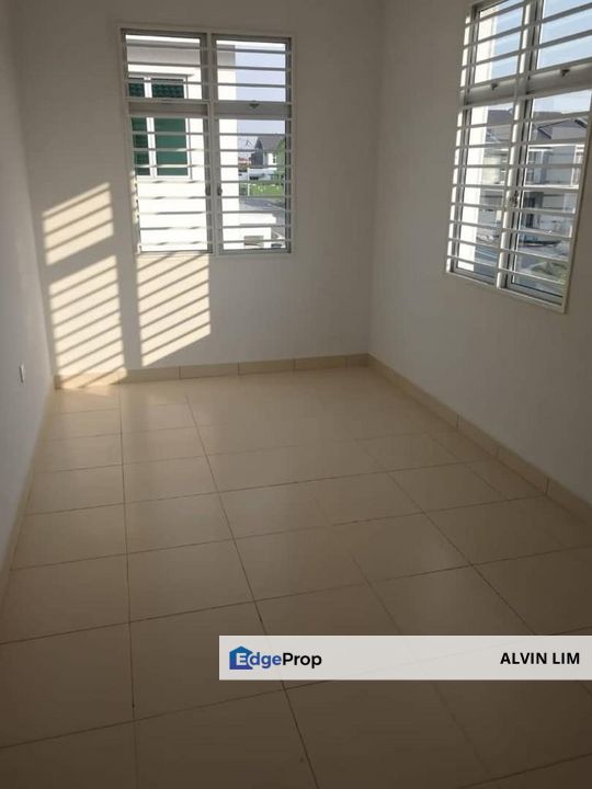 Scientex Jaya/ Corner/ Senai/ 4bed 3bath/ Good Condition/ Cheapest, Johor, Senai