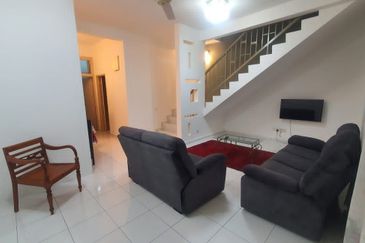 Setia Tropika/ 2 Storey/ Edl/ 4bed 4bath/ 20x70/ Hot Area/ Cheapest