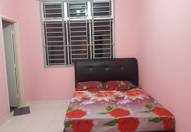 Setia Tropika/ 2 Storey/ Edl/ 4bed 4bath/ 20x70/ Hot Area/ Cheapest