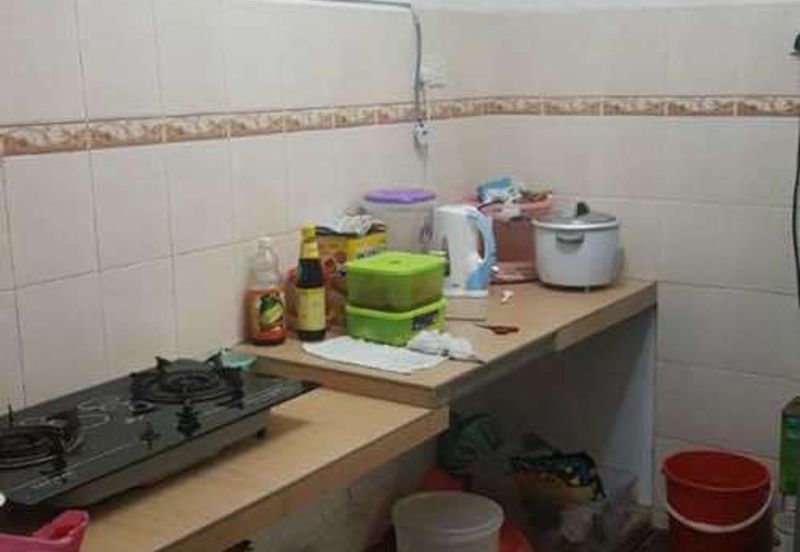 Bukit Indah Flat/ Level 2/ Good Condition/ Cheapest/ Fullloan