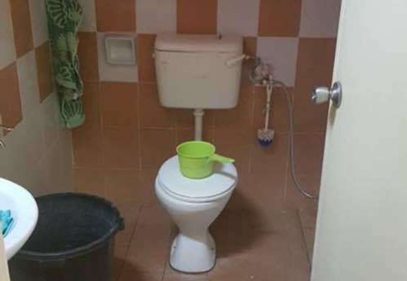 Bukit Indah Flat/ Level 2/ Good Condition/ Cheapest/ Fullloan