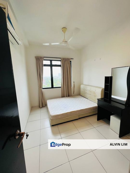 Sky View /Near Tuas/ 3bed 2bath/ Good Condition/ Cheapest, Johor, Bukit Indah
