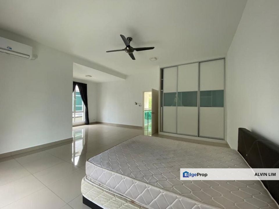 Senibong Villa Double Storey Semi D/ Masai/ 5bed 5bath/ Cheapest, Johor, Masai