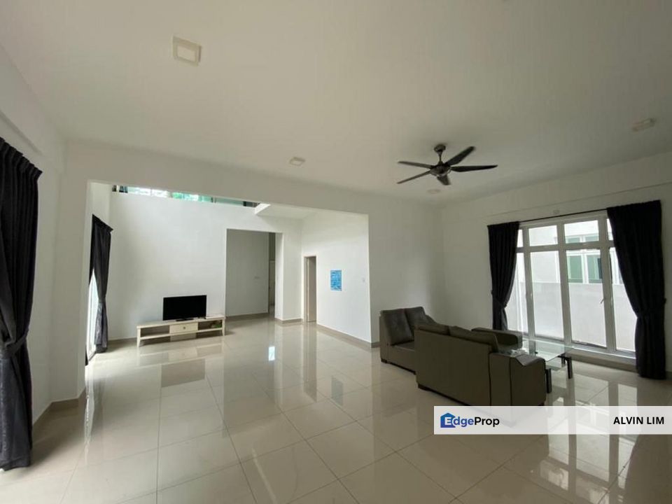Senibong Villa Double Storey Semi D/ Masai/ 5bed 5bath/ Cheapest, Johor, Masai