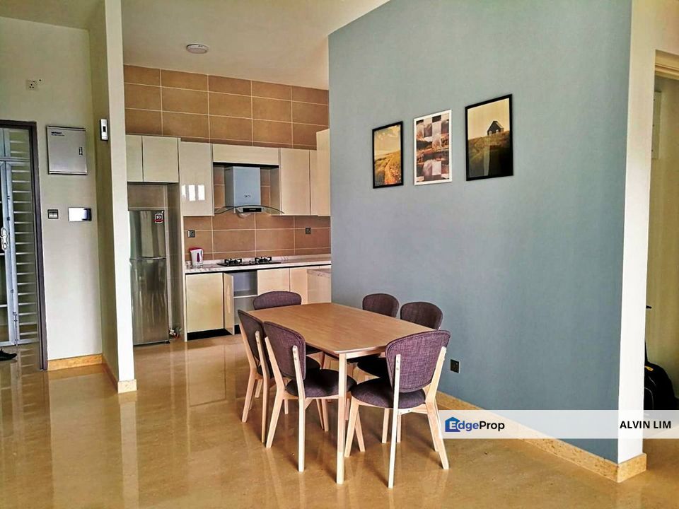 Tritower/ Walk Distance To Ciq/ 2bed 2bath/ Good Condition/ Cheapest, Johor, Johor Bahru