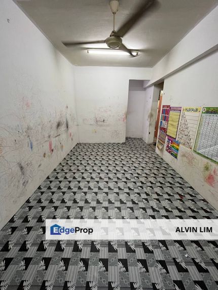 Jalan Enau Taman Daya Flat Level 2/ 3bed 2bath/ Cheapest/ Hot Area, Johor, Johor Bahru