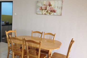 Eastbay Luxury Apartment