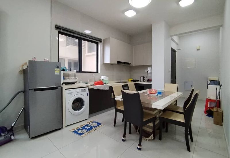 Baypoint @ Country Garden Danga Bay