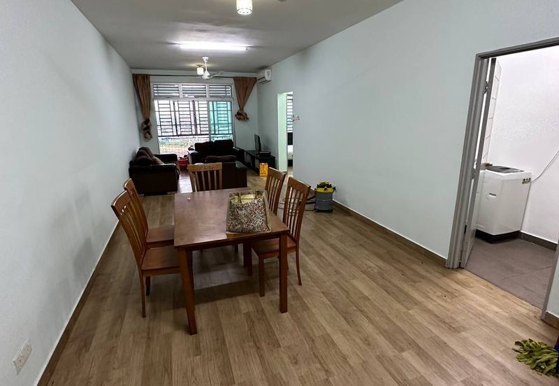 Eastbay Luxury Apartment