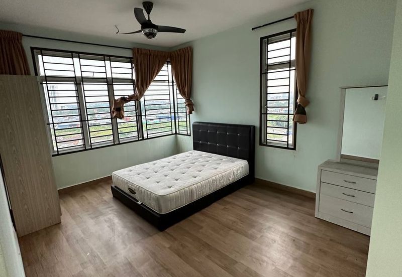 Eastbay Luxury Apartment