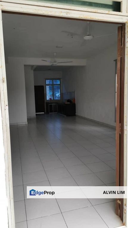 Scientex Jaya/ Unblock View/ Senai/ 4bed 3bath/ Good Condition/ Cheap, Johor, Senai