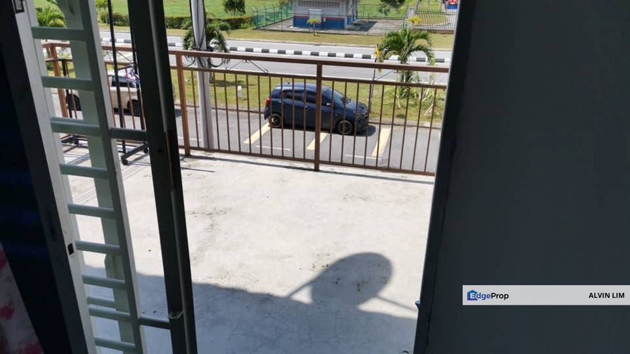 Scientex Jaya/ Unblock View/ Senai/ 4bed 3bath/ Good Condition/ Cheap, Johor, Senai