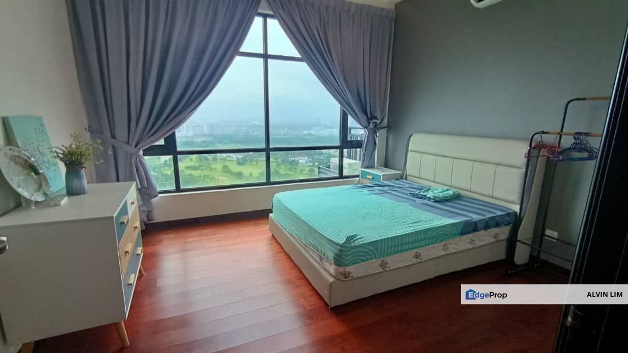 Molek Regency/ Near Ciq/ 4bed 3bath/ Good Condition/ Cheapest, Johor, Johor Bahru