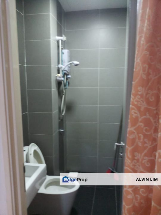 Skysuites/ Walking Distance To Ciq/ 1bed 1bath/ Good Condition/ Cheap, Johor, Johor Bahru