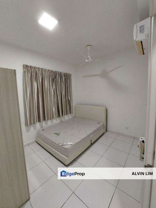 Sky View/ Public Bus/ 3bed 2bath/ 2 Carpark/ Good Condition/ Cheapest, Johor, Bukit Indah