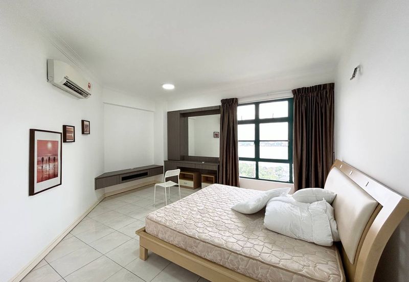 The Straits View, Bandar Baru Permas Jaya