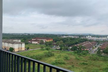 Dedaun Hijau (Greenfield Regency)